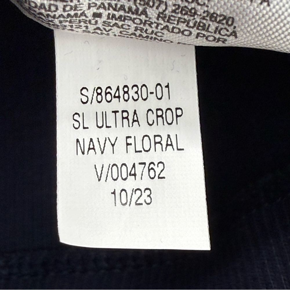 Old Navy size XL Women’s Navy Blue Floral Ultra-Crop Rib-Knit Top - Picture 7 of 8